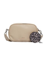 Borsa a tracolla in pelle beige con forma rettangolare, dotata di una cerniera argentata e di una pochette circolare rimovibile con motivo leopardato.
