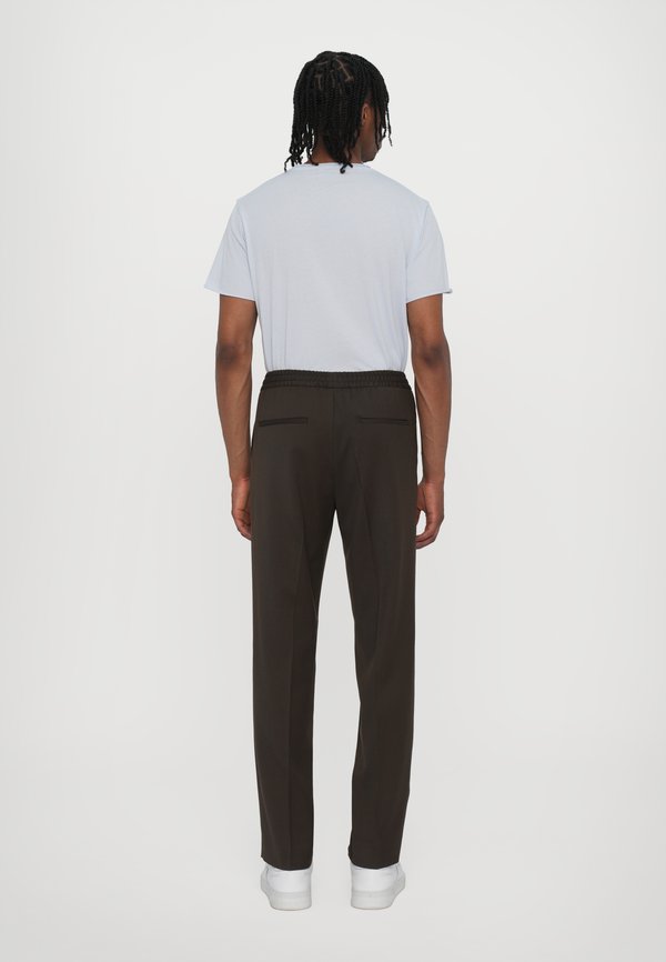 THEO TROUSER - Trousers - coffee4