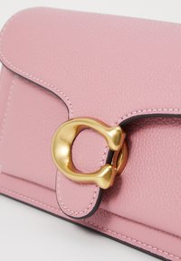 COACH TABBY SHOULDER BAG REFRESH - Handbag - true pink