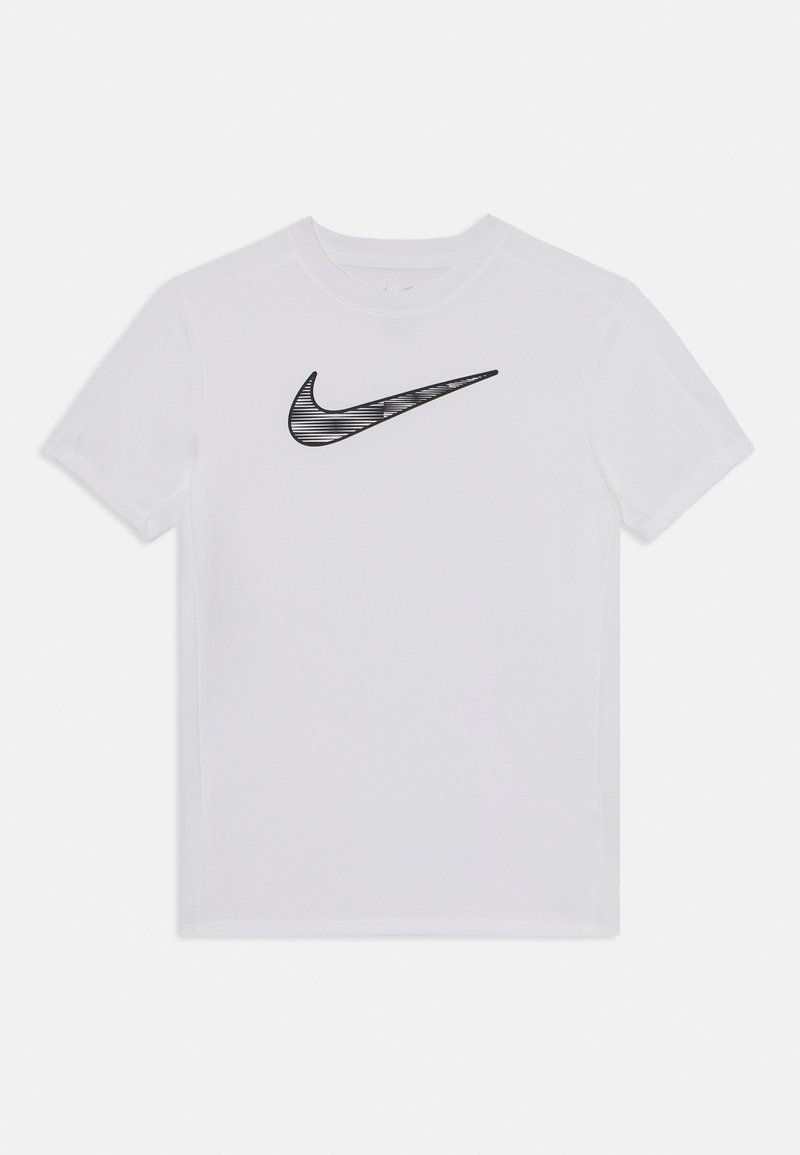 Camiseta blanca de manga corta hecha de una tela suave con un logo Swoosh negro de Nike que presenta un diseño a rayas en la parte frontal.