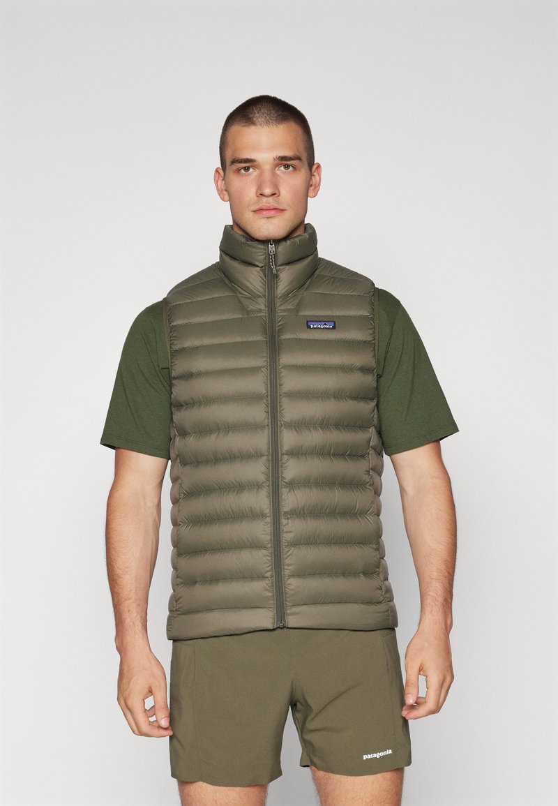 Patagonia DOWN SWEATER VEST - Liemenė - pine needle green