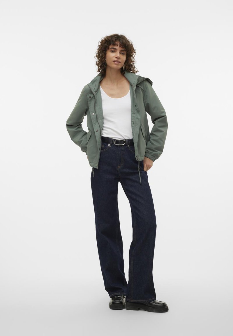 Vero Moda VMZOA SS23 - Leichte Jacke - laurel wreth/grün - Zalando.de 