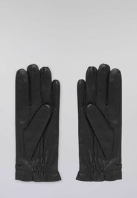 Zwarte leren handschoenen met een gladde textuur, vijfvingerig ontwerp, gerimpelde polsdetail en een strakke, minimalistische uitstraling.