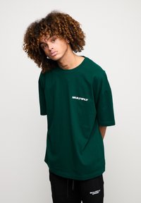 Multiply Apparel FONT  - T-shirts print - botanical garden