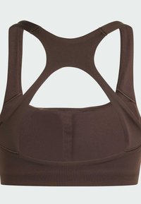 Sutien sport maro cu un design tip racerback, textură fără cusături și bandă elastică, cu cusături netede și o potrivire confortabilă.