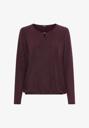 Bordeauxrotes Langarmshirt mit rundem Ausschnitt, das ein kleines Schlitzdetail und einen weichen, strukturierten Stoff mit subtilen Glanzeffekten aufweist.