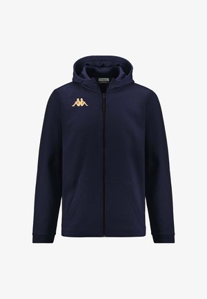 Felpa navy con zip realizzata in morbido tessuto in misto cotone. Presenta un logo Kappa in oro, due tasche frontali e un cappuccio con cordino.