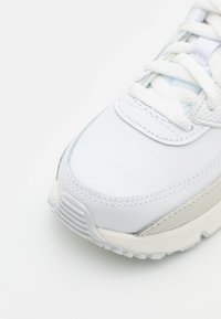 Nike Sportswear AIR MAX 90 UNISEX - Sapatilhas - white/summit white/metallic red bronze