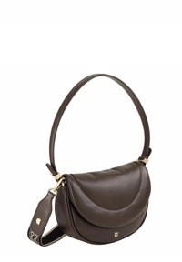 Borsa a spalla in pelle marrone con pattina curva, dettagli in metallo dorato e tracolla rimovibile con una trama decorativa.