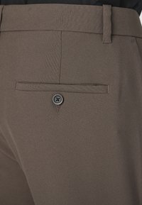 Jack & Jones JPSTBILL JJDAYTONA WIDE - Stoffhose - pavement