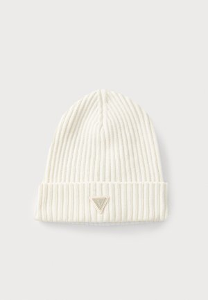 Bonnet côtelé blanc avec un revers replié. Présente un petit logo triangulaire en couleur métallisée à l'avant. Texture en maille douce.