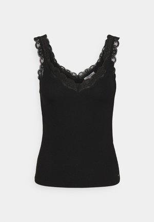 Černý bezrukávový žebrovaný top s krajkovým lemováním na výstřihu a ramínkách, zobrazený na bílém pozadí.