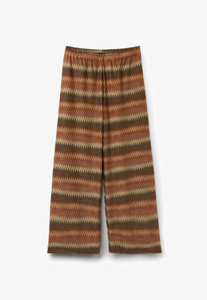 Pantalon à jambes larges avec taille élastique, présentant des rayures en zigzag horizontales dans des tons de brun, orange et beige.