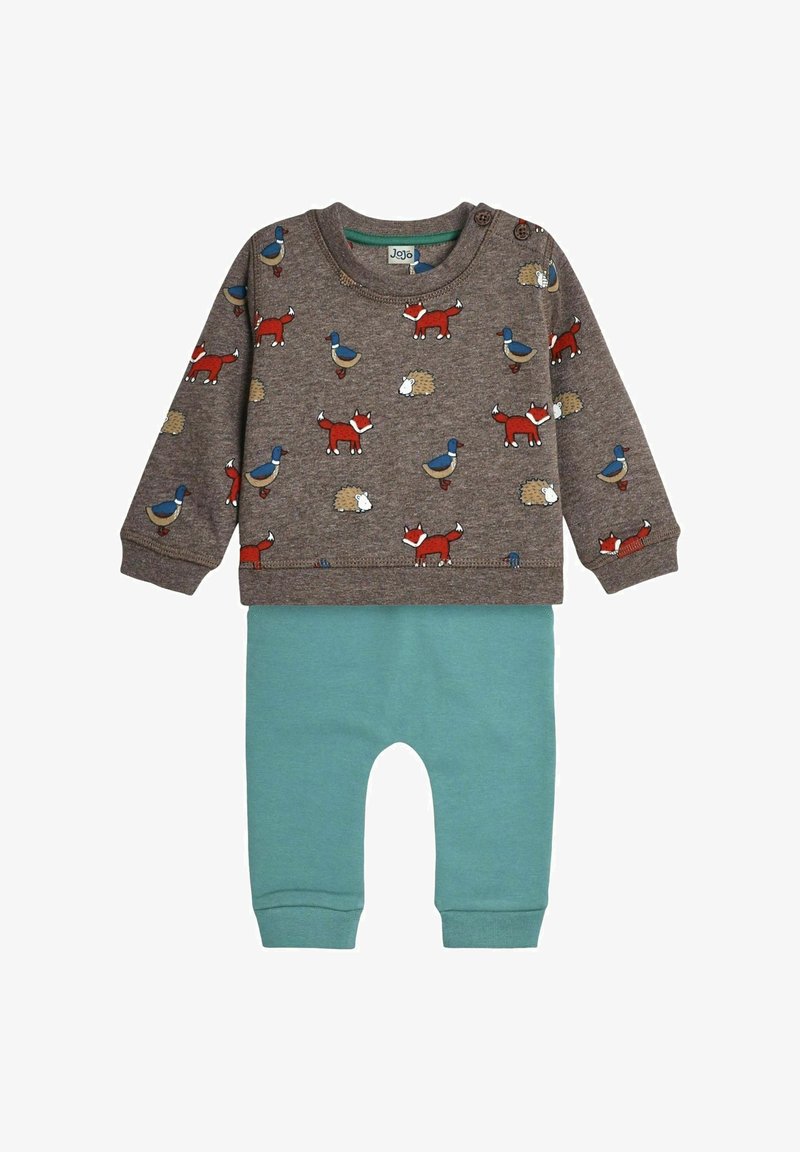 Bruine sweatshirt met patronen van een rode vos, blauwe eend en egeltje; turquoise broek; zachte katoen stof; ronde hals; drukknoop op de schouder.