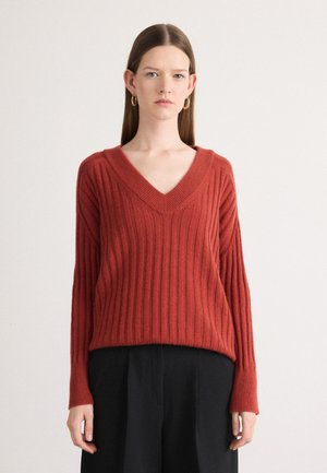 V NECK - Strickpullover - modern rust