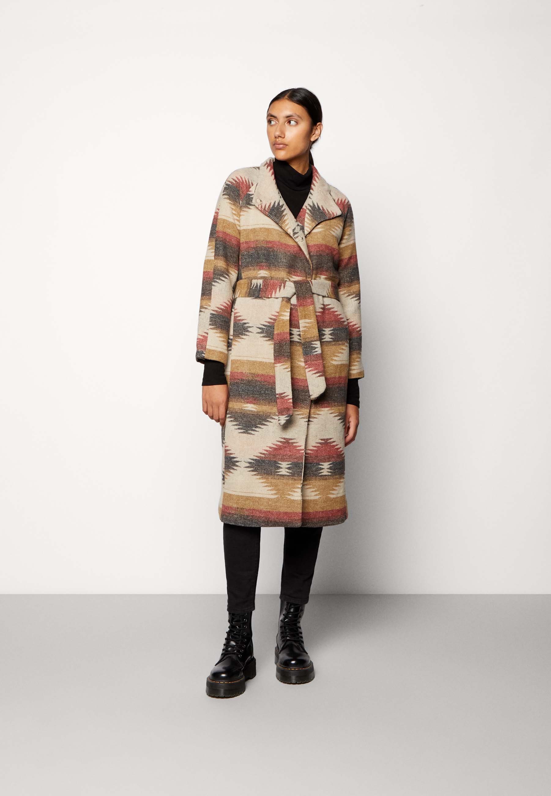 Only Between-Seasons Coat Female Size L