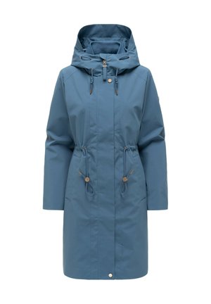 Sininen polvenpituinen sadetakki, jossa säädettävä huppu, kiristysnauha vyötäröllä, etuvetoketju ja nepparikiinnitys.