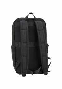 Črna nahrbtnik z oblazinjenimi mrežastimi naramnicami in gladkim telesom. Ima ročaj na vrhu in nastavljive stranske naramnice za udobno nošenje.