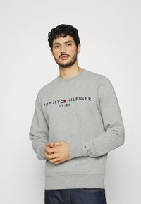 Tommy Hilfiger - LOGO - Ikdienas džemperis - light grey heather Miniatūras attēls 1