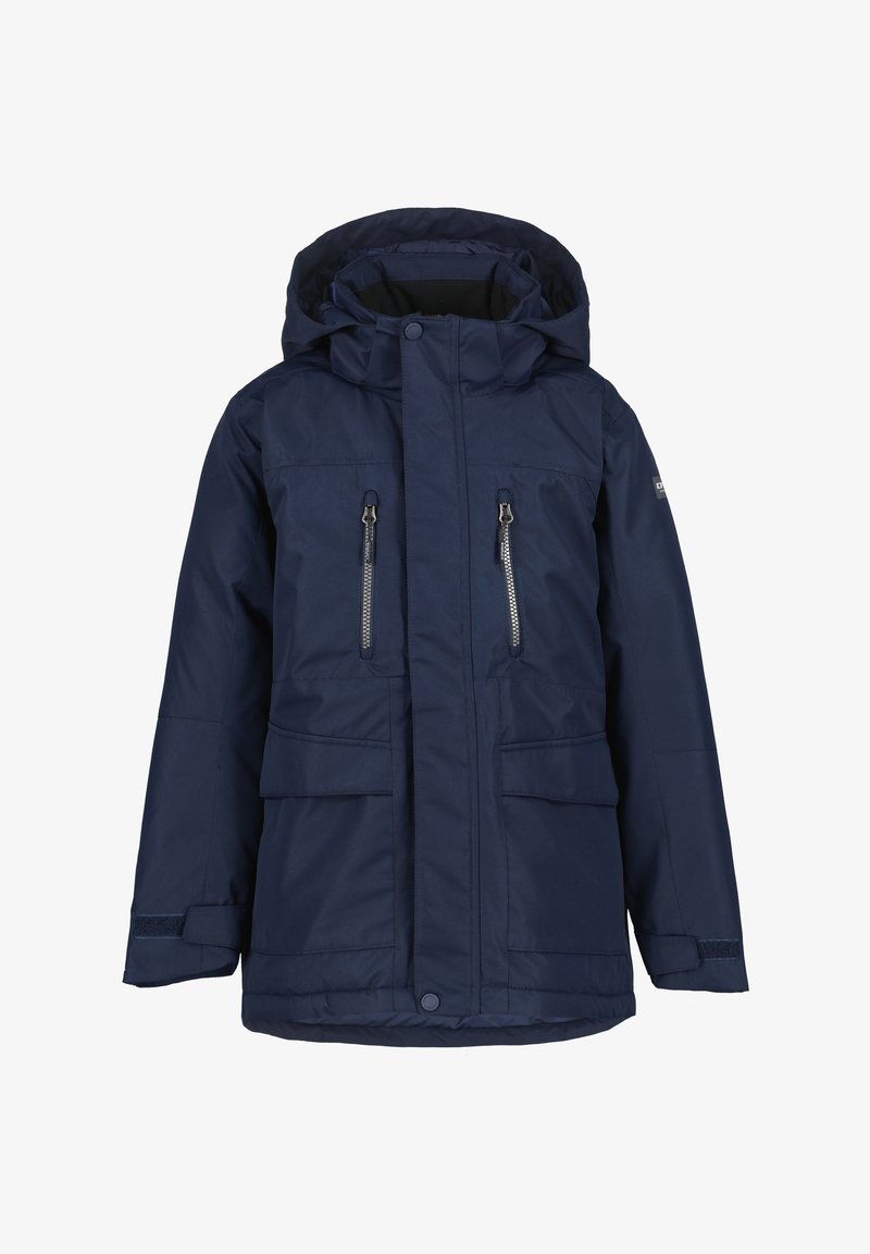 Marinblå isolerad jacka med huva, två fickor med dragkedja på bröstet och stora framfickor. Har justerbara ärmslut med kardborre. Vattentätt material.