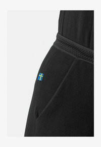 Unausgewählt, black