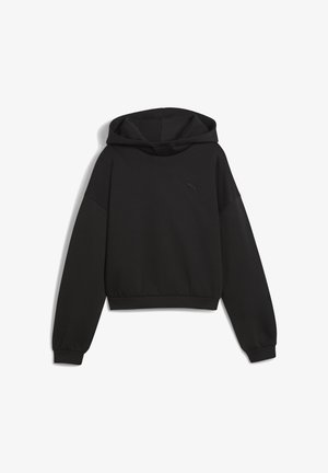Czarna krótka bluza z kapturem, wykonana z miękkiego materiału, z szerokimi rękawami i małym tonowym logo na klatce piersiowej. Gładka faktura.