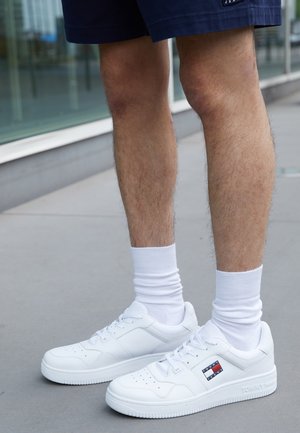 RETRO BASKET - Zapatillas - white