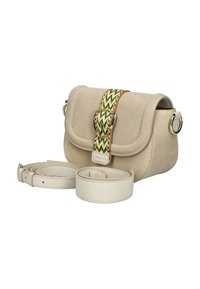 Beige ruskind crossbody taske med et mønstret grønt og gult rem, sølv hardware og aftageligt justerbart rem. Glat tekstur.