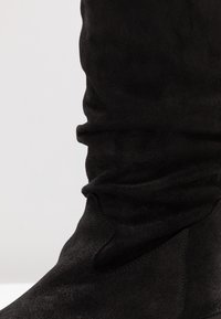 Felmini Botas mosqueteras - black