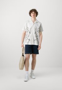Jack & Jones JORSEAN RESORT - Shirt - cloud dancer
