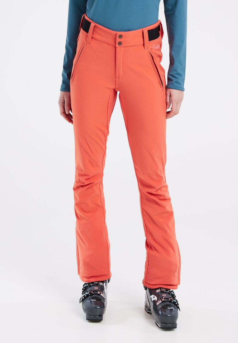 Oranje skibroek met een slim fit, voorzien van een ritssluitingzak en een contrasterende zwarte tailleband. Het materiaal is glad en rekbaar.