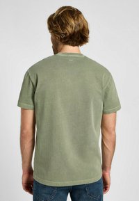 Lee SUBTLE RELAXED TEE - T-shirt print - mercantile green