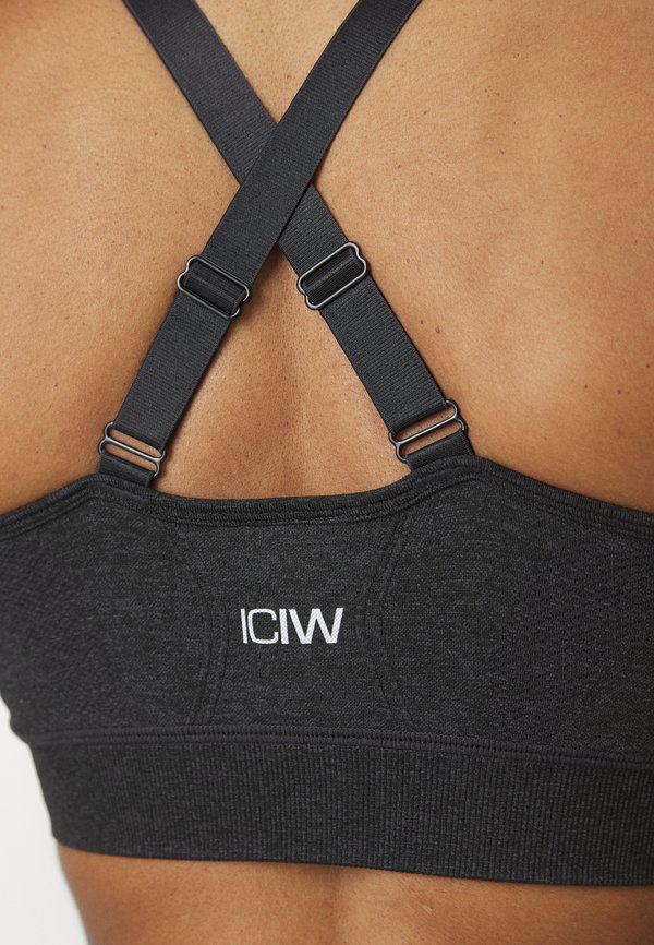 SOFT SEAMLESS ADJUSTABLE BRA - Medium support sports bra4