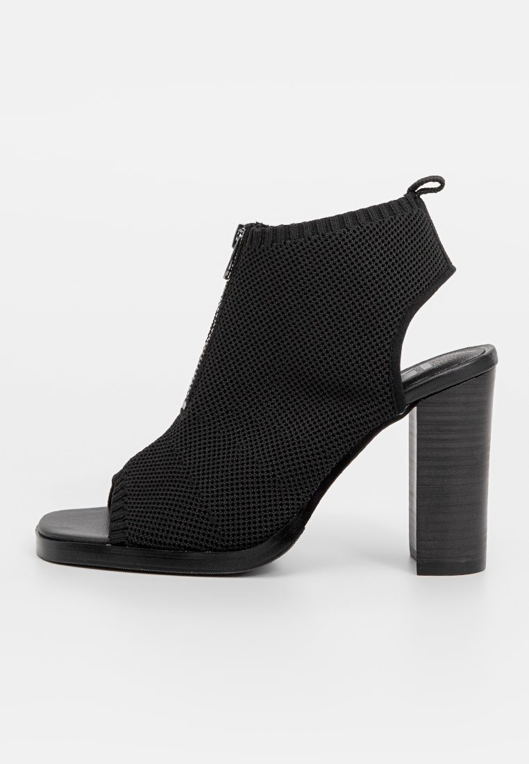 G-Star Sandalen met enkelbandjes zwart