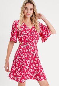 Cache Cache MIT ÖFFNUNGEN - Robe de jour - rouge