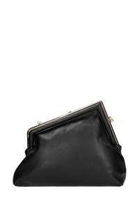 Borsa a mano in pelle nera con un design strutturato, superficie testurizzata e chiusura a doppio clic con dettagli metallici.
