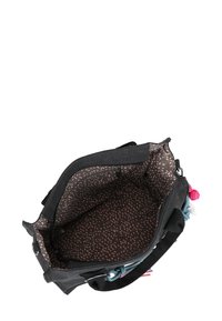 Sac en tissu noir avec un intérieur spacieux, doté d'une doublure marron foncé parsemée de légères taches roses et de plusieurs compartiments zippés.