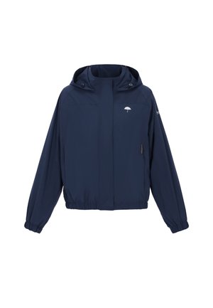 Chaqueta azul marino con capucha, cremallera frontal, puños elásticos y un pequeño logo de paraguas en el pecho; confeccionada con un material ligero y resistente al agua.