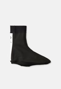 Cubierta de zapato de ciclismo negra hecha de tela suave, con un tobillo ajustado y punta redondeada, con un detalle de logo en blanco contrastante.