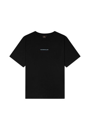 Zwart T-shirt met korte mouwen, ronde hals en kleine witte "TOMORROWLAND" tekst gecentreerd op de borst.