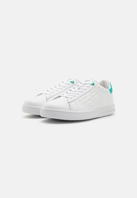 EA7 Emporio Armani UNISEX - Tenisice - white/spectra green