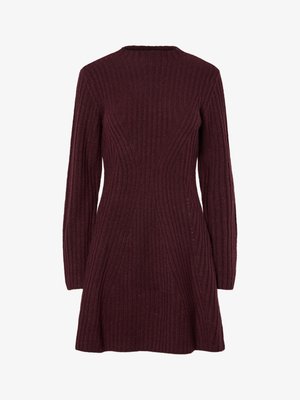 Strickkleid in Bordeaux mit einem gerippten Muster, langen Ärmeln und einem ausgestellt geschnittenen Rock. Mit Rundhalsausschnitt und tailliertem Oberteil.