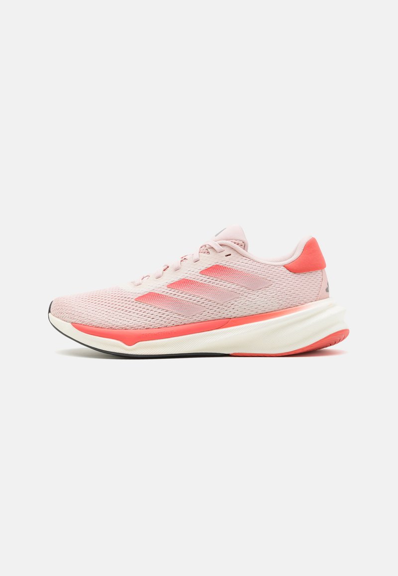adidas Performance SUPERNOVA STRIDE - Hardloopschoenen voor op de weg - sandy pink/preloved scarlet/alumina