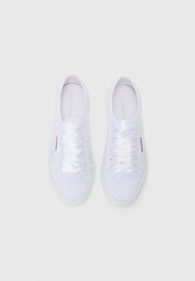 Baskets Superga Femme - Taille 39 - Argenté - Peu Portées - Occasion - Style Sportif Décontracté