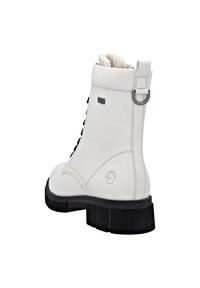 Stivale alla caviglia in pelle bianca con suola in gomma nera, stringato sul davanti e con un design cucito. Presenta un'etichetta sul retro e un piccolo logo sul lato.