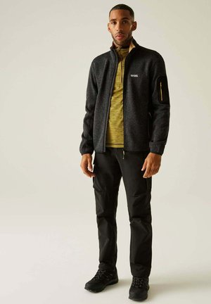 Regatta Chaqueta de entrenamiento - blk goldflk