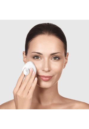 GESKE, SMARTAPPGUIDED™ FACIAL BRUSH | 4 IN 1 - Beautyblender et éponge à maquillage - white