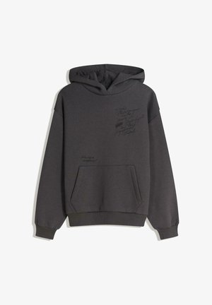 Grauer Hoodie aus einem Baumwoll-Mischgewebe. Mit einer Fronttasche, gerippten Bündchen und Kapuze. Schwarzer Text und Akzente auf der Vorderseite.
