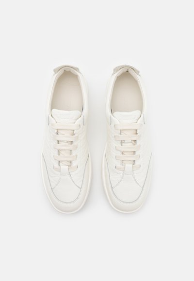 Emporio Armani SLANG - Tossud - white