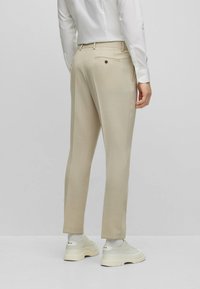 BOSS HUGE - Puku - light beige one